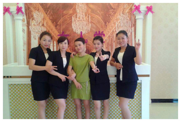 广东普宁花季传媒APP网站免费进入店实景...