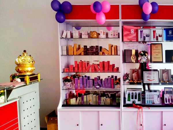 扬州美容院花季黄色片店展柜