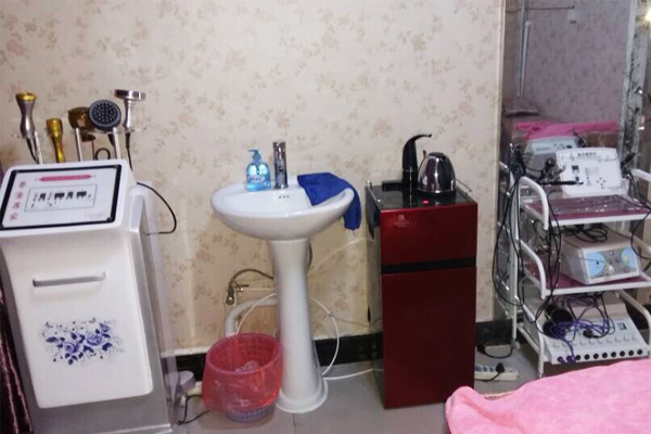 美容院花季黄色片