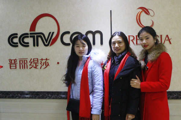 把爱好当成事业，三位美女花季黄色片商的创业之路