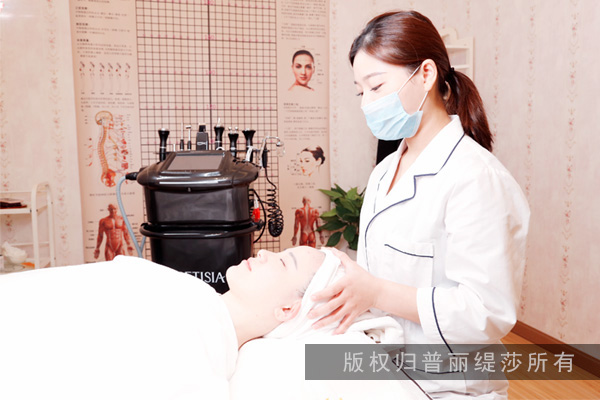 拥有好底子 不化妆也能美美哒