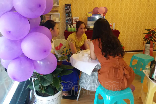 法国花季传媒APP网站免费进入贵阳店顾客咨询