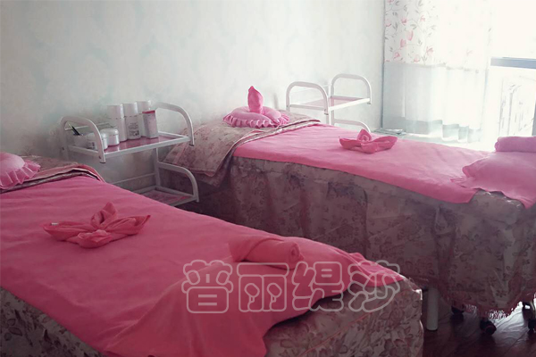 花季传媒APP网站免费进入湖北宜城家庭式美容院美容间