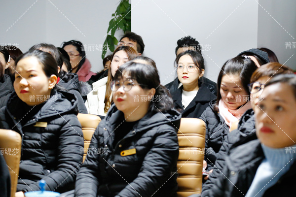 美容师如何克服不良的工作情绪