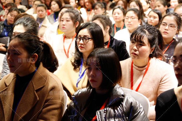 美容院院长，你需要纠正这些毛病