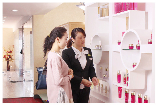 美容师刚刚入行如何做好客情工作