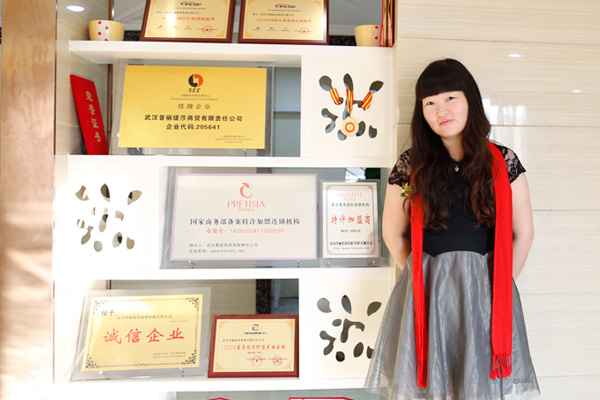 河南郑州客户签约花季传媒APP网站免费进入