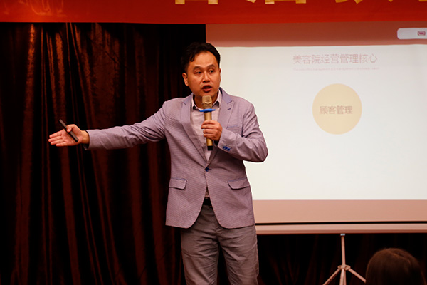 美容师的自我介绍包装话术与范文