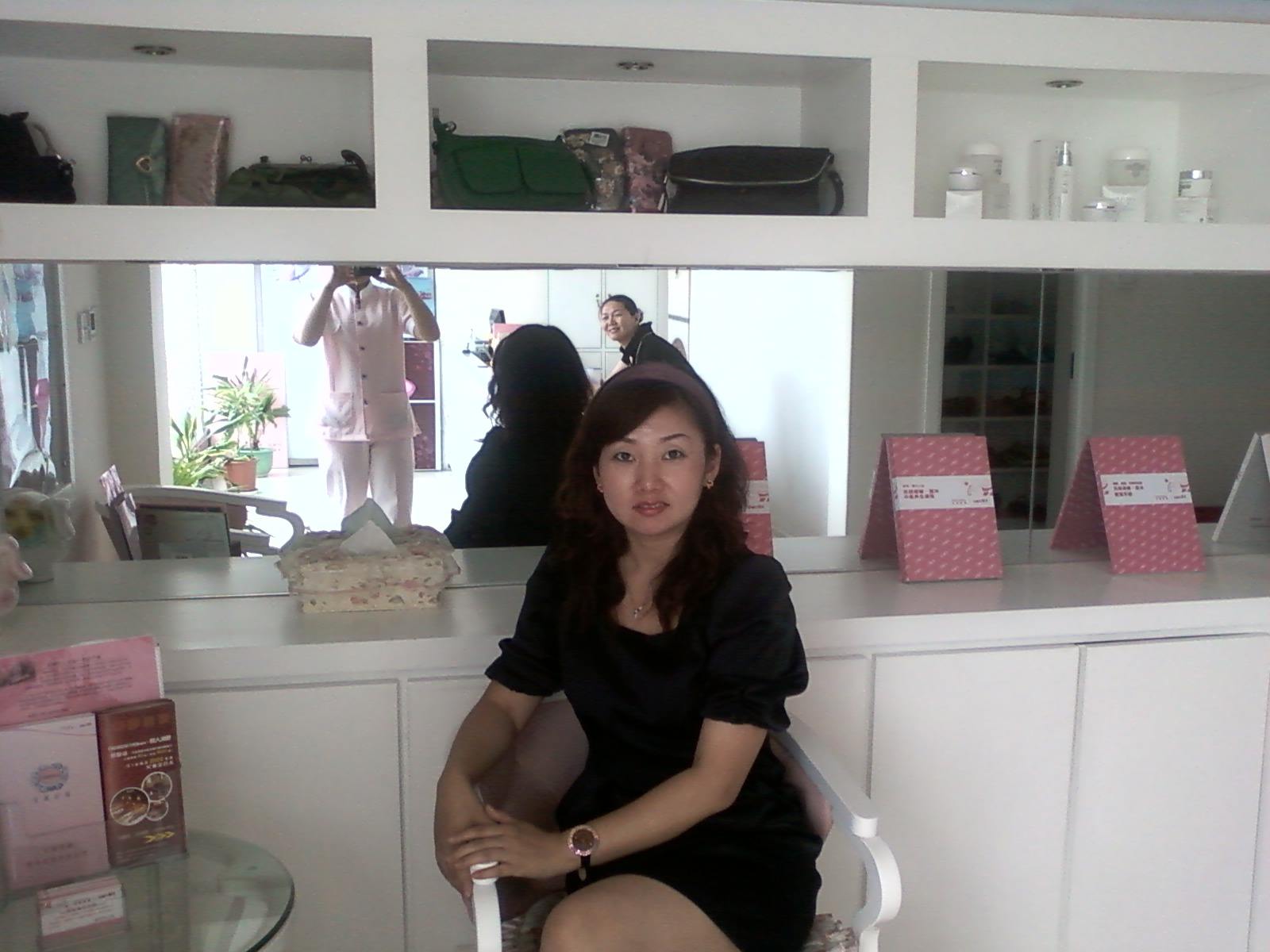 创业初期美容院老板要亲自服务顾客吗