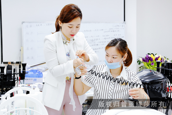 美容师推崇店长、塑造顾问、介绍经理的那些精彩话术