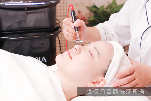 揭秘美容院内的面部提升项目 它真的有效果吗 