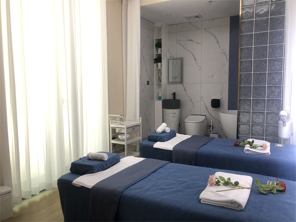 美容师面诊必看！一次性总结16种长痘原因